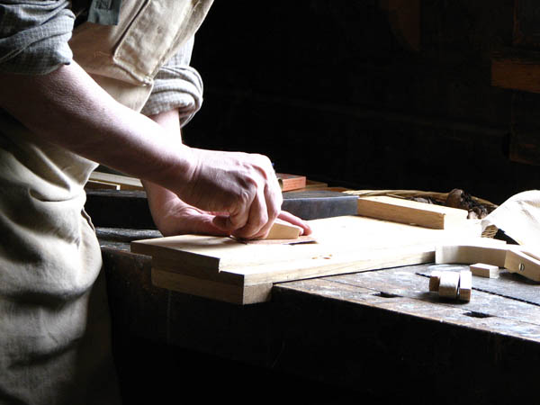 Ofrecemos un servicio de <strong>carpinterÃ­a  de madera y ebanisterÃ­a en CaÃ±averal</strong> adaptado a las necesidades del <strong>cliente</strong>.